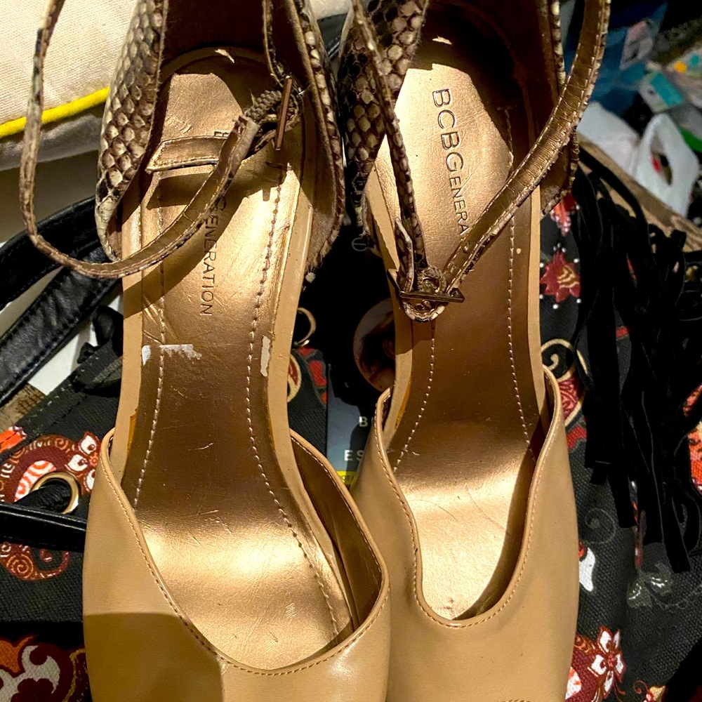 BCBG generation leopard print/tan stilettos